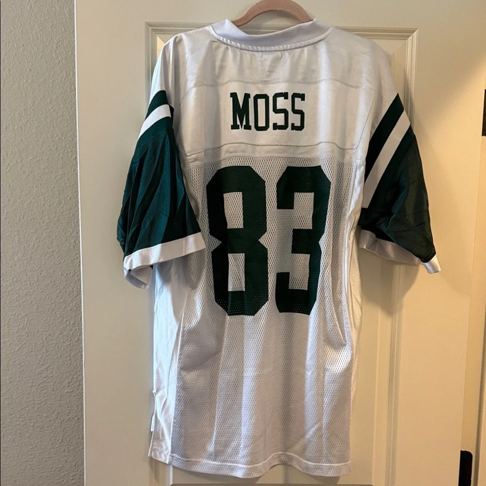 NY JETS NFL MOSS Reebok White and Green #83 NFL Jersey - New York Jets Style - Picture 2 of 4